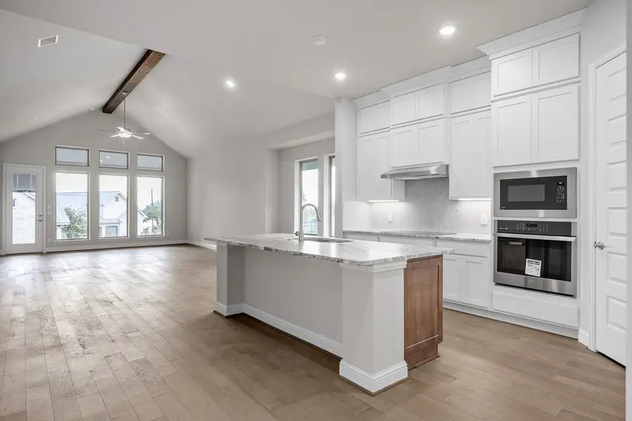 3301 Shelton Dr, Kerrville, TX 78028 - Image #2