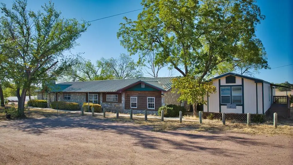 717 E Rainey St, Mason, TX 76856 - Image #1