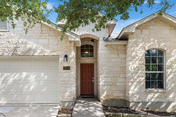 7619 Bit Cir, Elmendorf, TX 78112