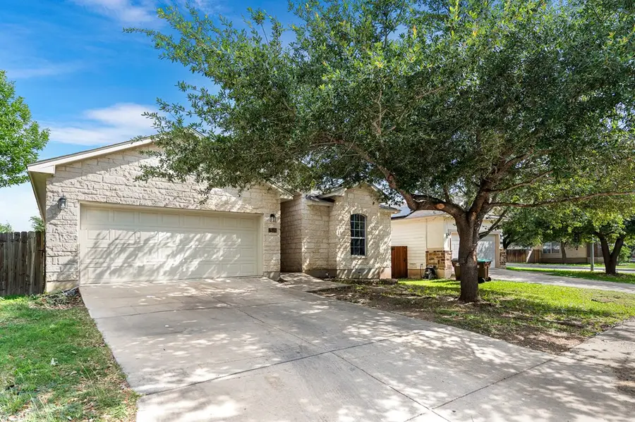 7619 Bit Cir, Elmendorf, TX 78112 - Image #2