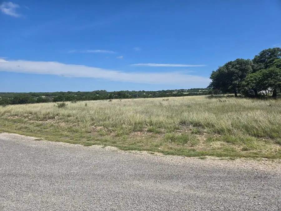 65 Tablerock Dr, Kerrville, TX 78028 - Image #2
