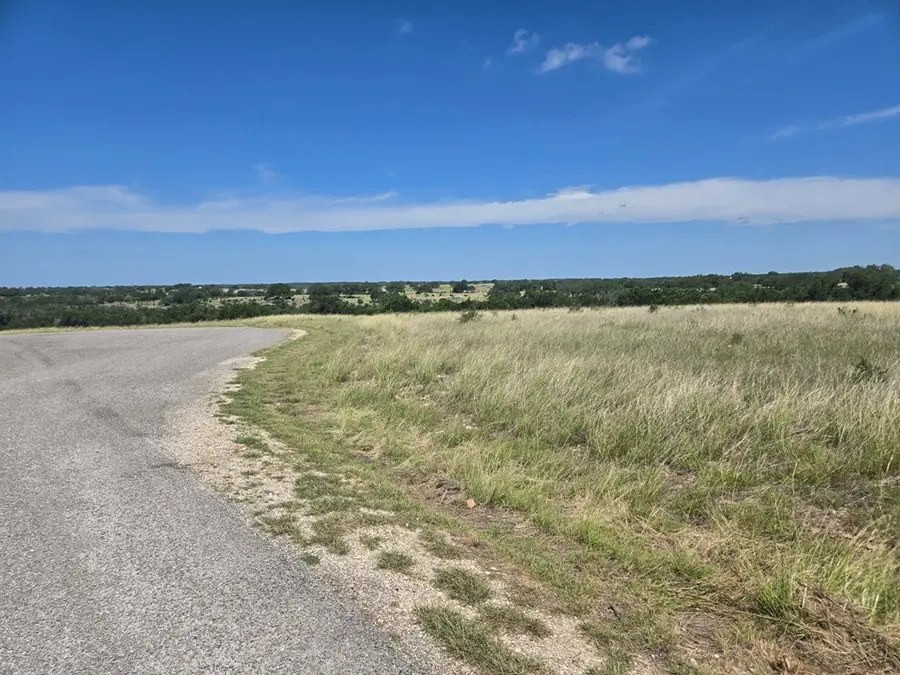 65 Tablerock Dr, Kerrville, TX 78028 - Image #3