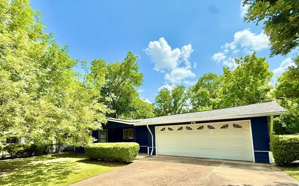 613 N Harper St, Kerrville, TX 78028