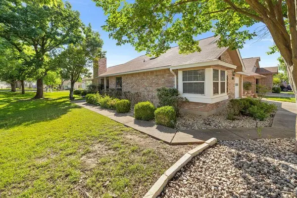 426 Florian, Kerrville, TX 78028