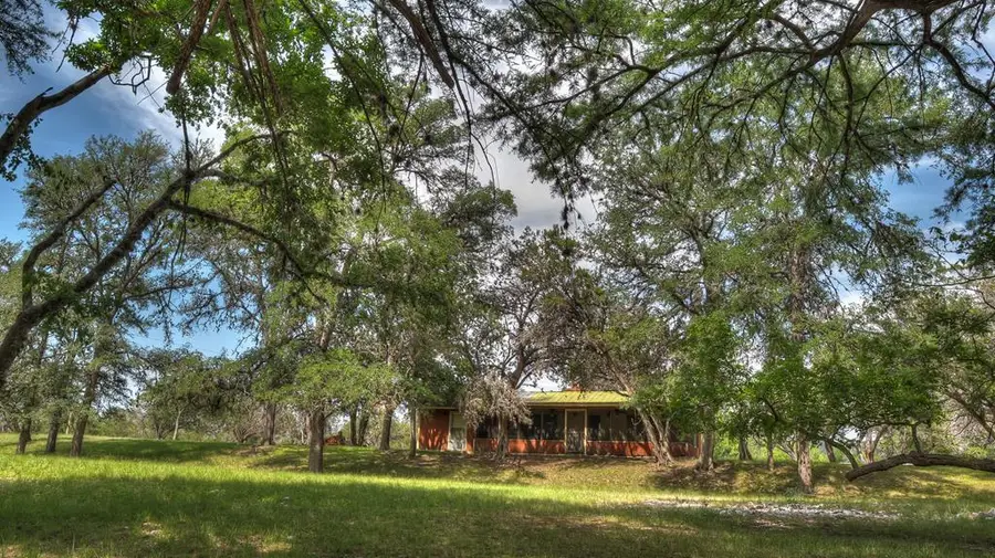 154 Weston Road, Leakey, TX 78873 - Image #2