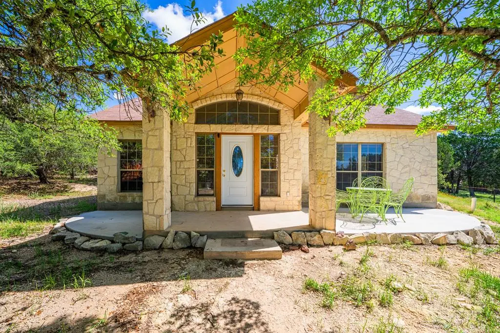 172 Candy Rd, Pipe Creek, TX 78063 - #1