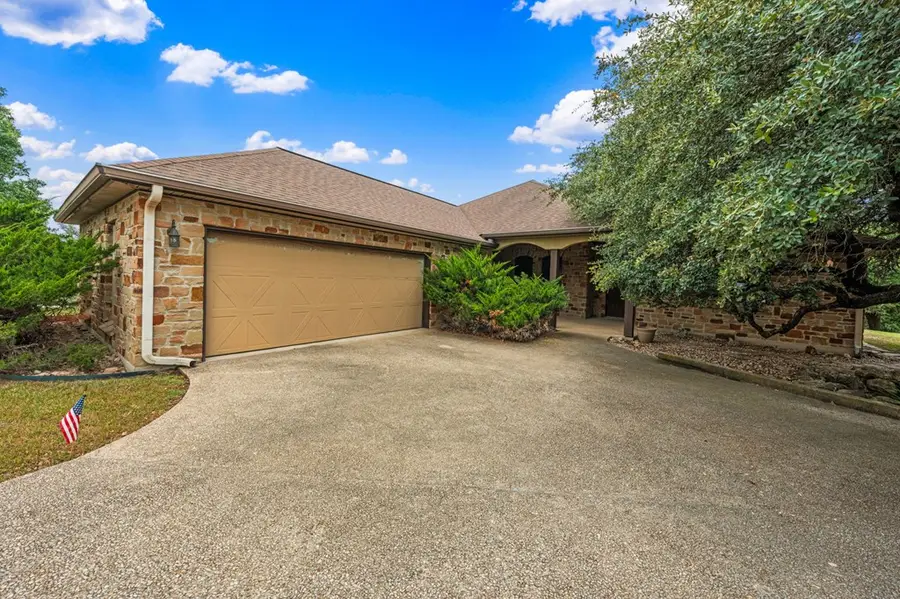 1705 Valencia Dr, Kerrville, TX 78028 - #2