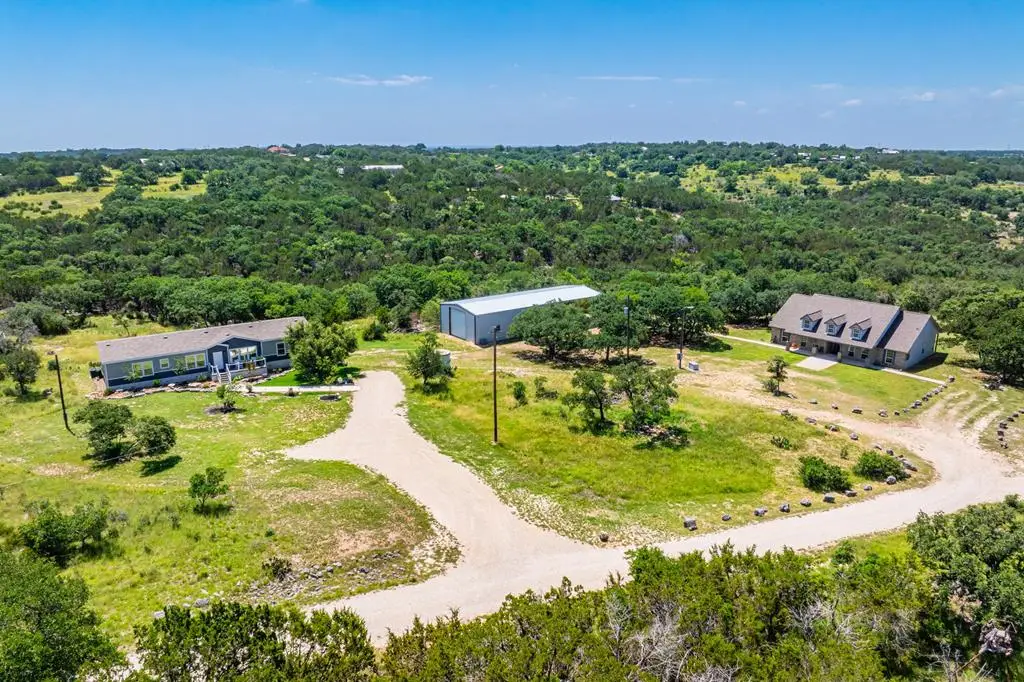 377 Green Oak Dr, Kerrville, TX 78028 - Image #1