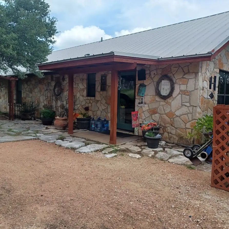 152 NW Andrew Rd, Kerrville, TX 78028 - Image #2