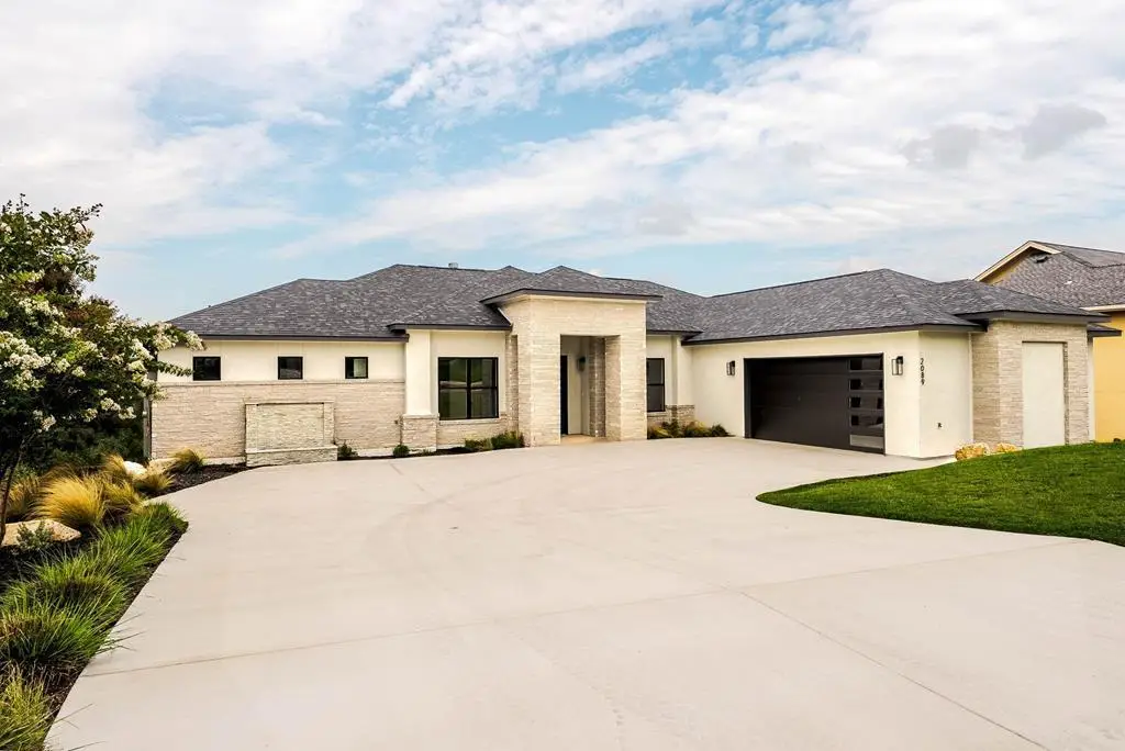 2089 Summit Crest Dr, Kerrville, TX 78028 - Image #1