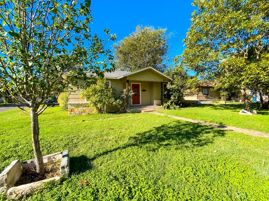 503 Harper St, Kerrville, TX 78028 - Image #2