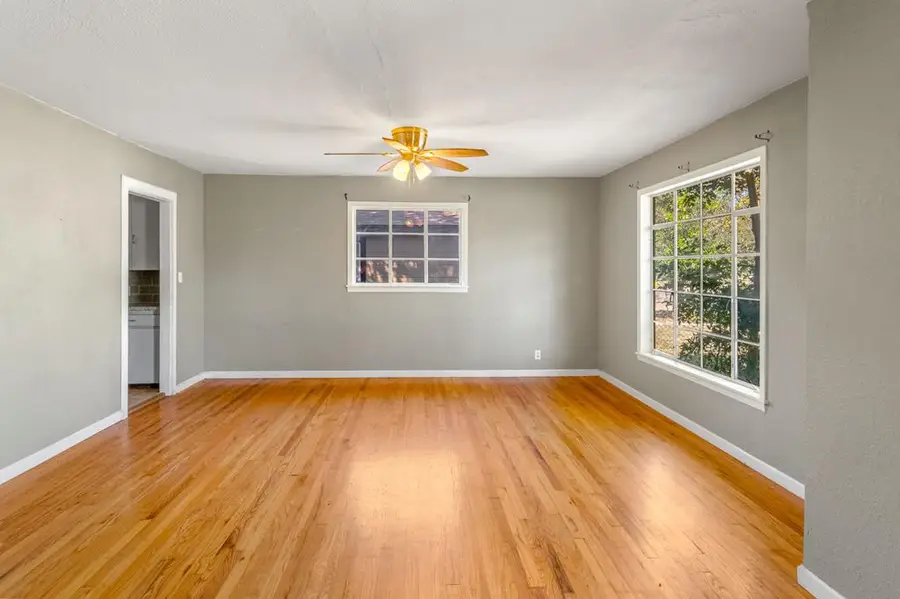 503 Harper St, Kerrville, TX 78028 - Image #3