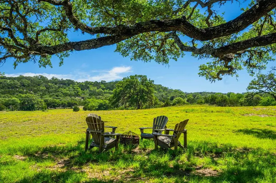 161 E Flach Ranch Rd, Comfort, TX 78013 - Image #3