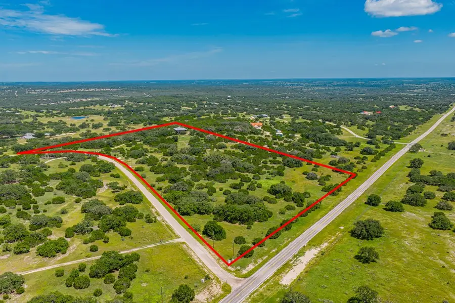 123 W Northridge Dr, Mountain Home, TX 78058 - Image #3