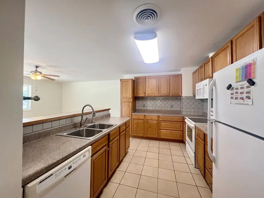 1110 Nancy Beth Dr, Kerrville, TX 78028 - Image #3