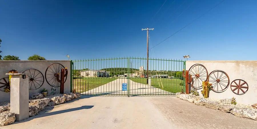 126-130 Robby Ln, Kerrville, TX 78028 - Image #3