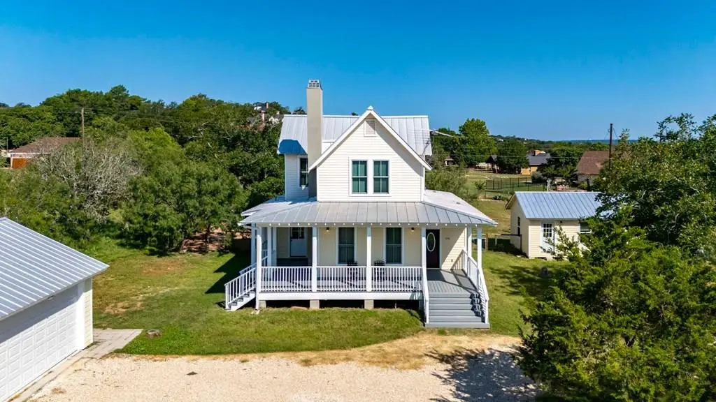 270 Oak Hollow Dr, Kerrville, TX 78028 - Image #1