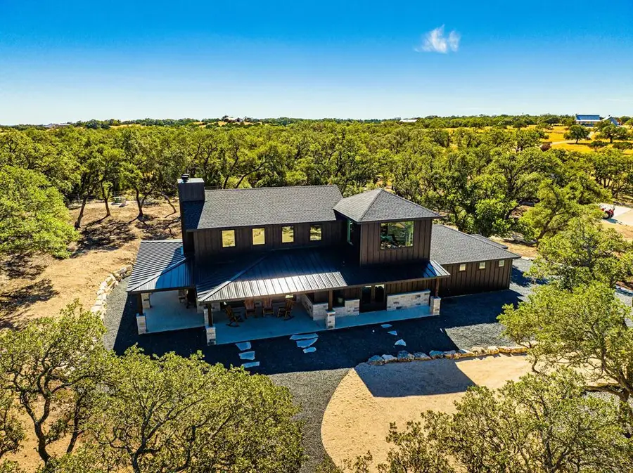 554 Springfield Rd, Fredericksburg, TX 78624 - Image #2
