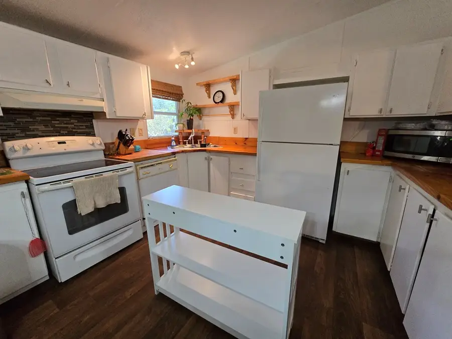 200 Iroquois Trail, Bandera, TX 78003 - Image #3