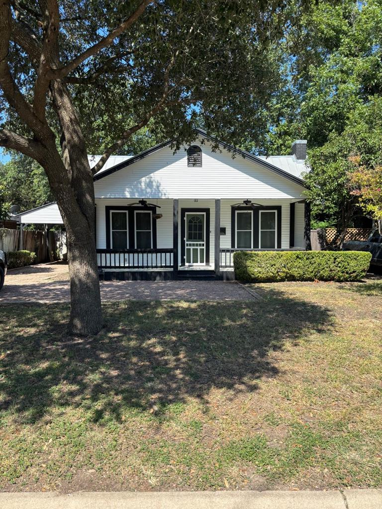 1209 N Park St, Kerrville, TX 78028 - #2