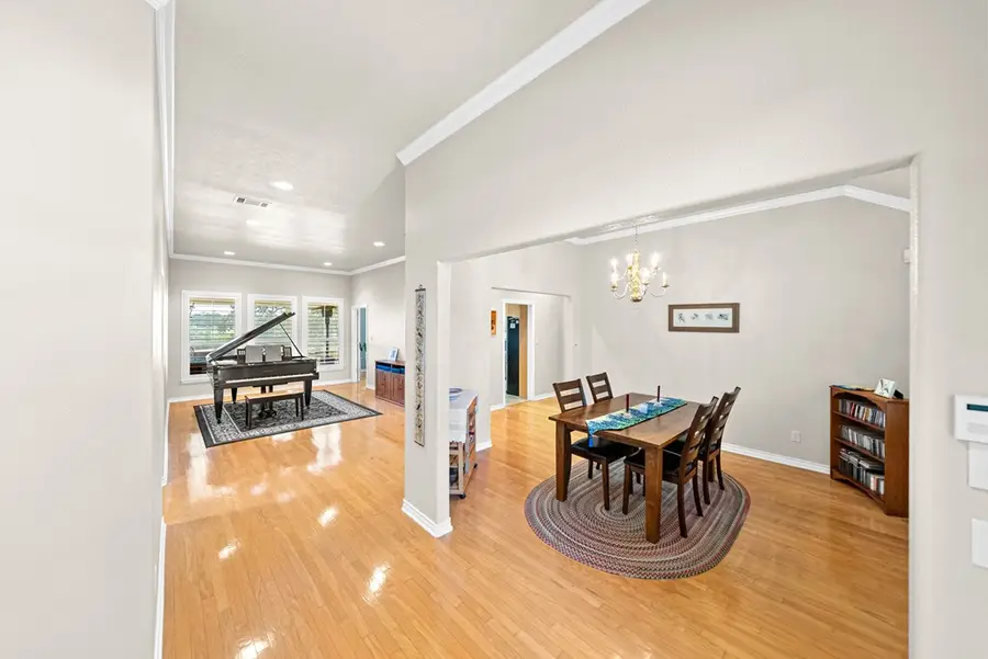 100 Glen Lakes Court, Ingram, TX 78025 - Image #3