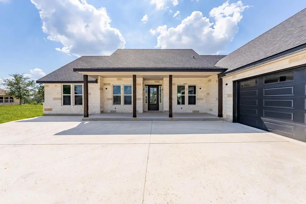 502 Sumack Dr W, Kerrville, TX 78028 - Image #1