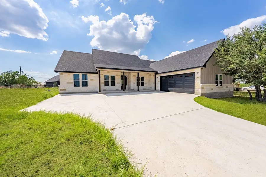 502 Sumack Dr W, Kerrville, TX 78028 - Image #2