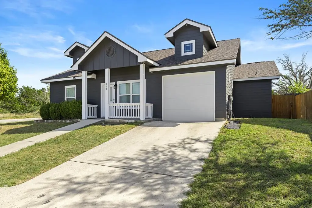 100 Jasper Ln, Kerrville, TX 78028 - Image #1