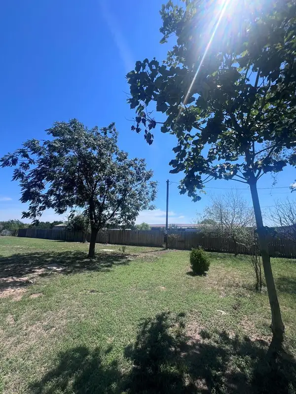 707 Mountain View Dr., Bandera, TX 78003