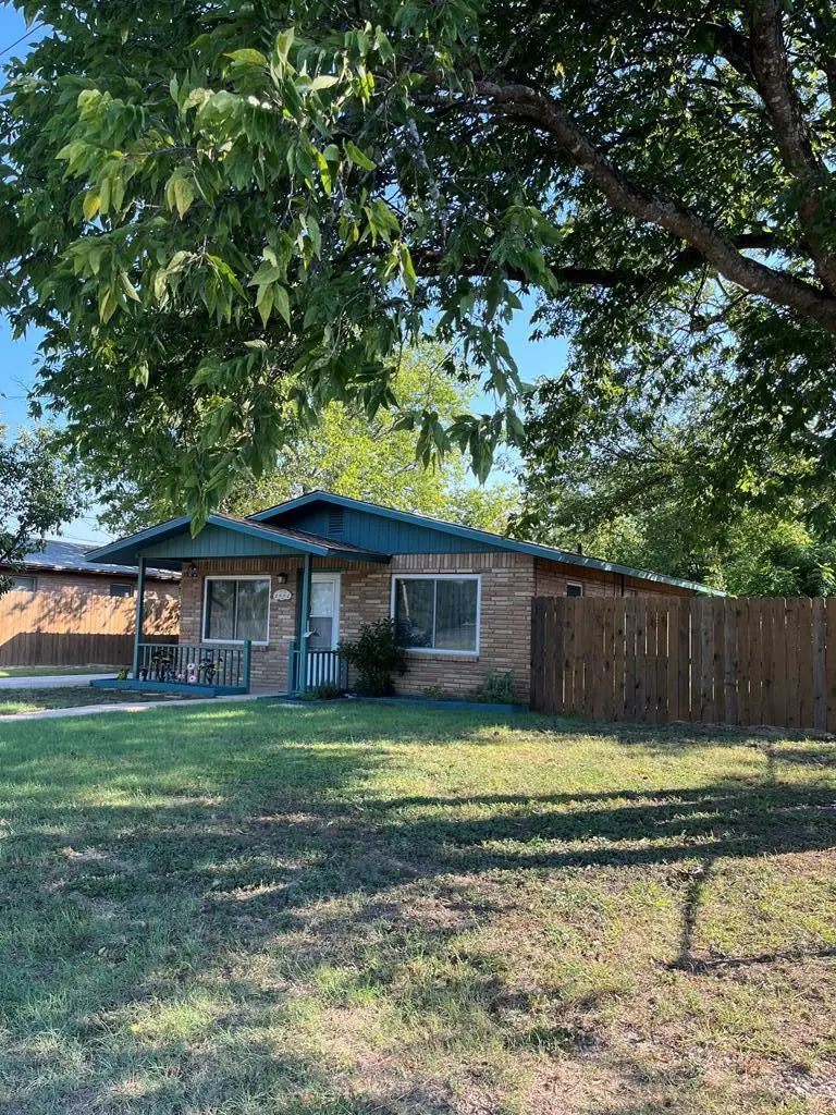 2802 Nichols, Kerrville, TX 78028 - Image #1