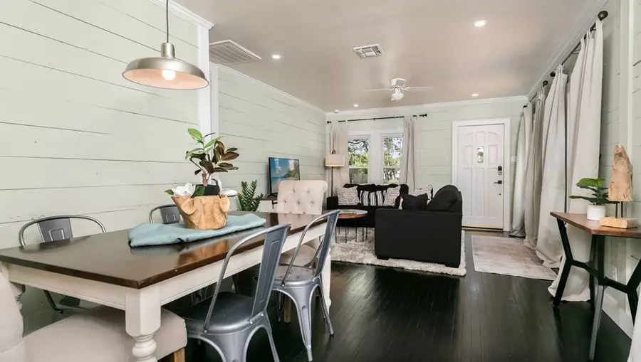 605 Robinson Ave, Kerrville, TX 78028 - Image #2