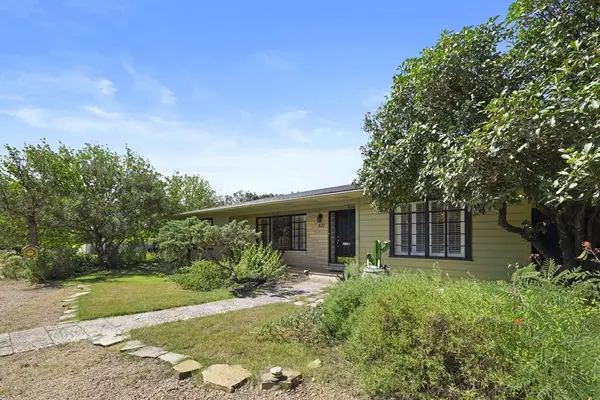 825 Myrta St, Kerrville, TX 78028