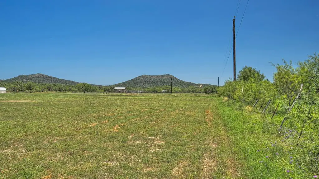 000 River Tree Rd N, Leakey, TX 78873 - Image #1