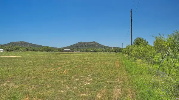 000 River Tree Rd N, Leakey, TX 78873
