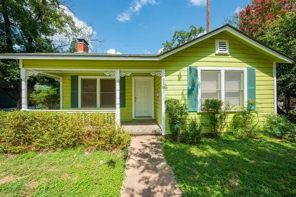 618 Lois St, Kerrville, TX 78028