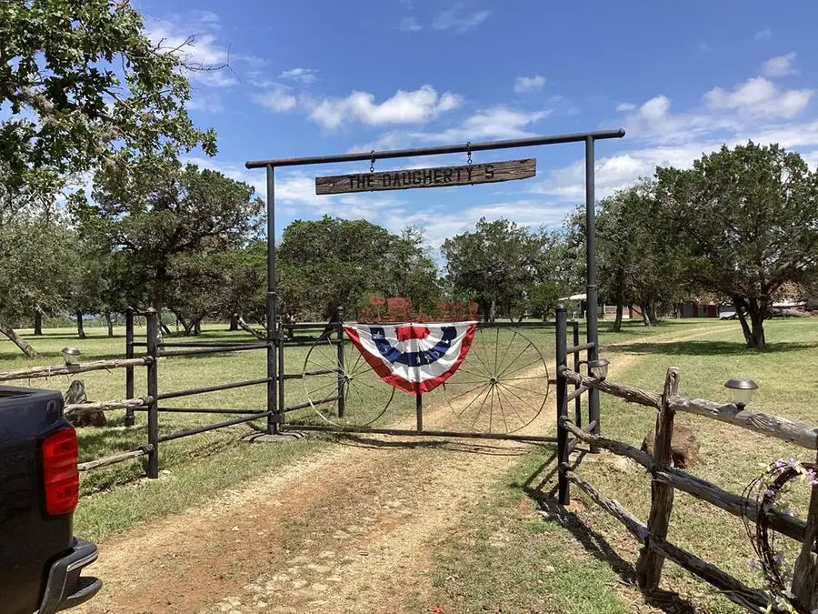 667 NW Medina Bend, Medina, TX 78055 - Image #2