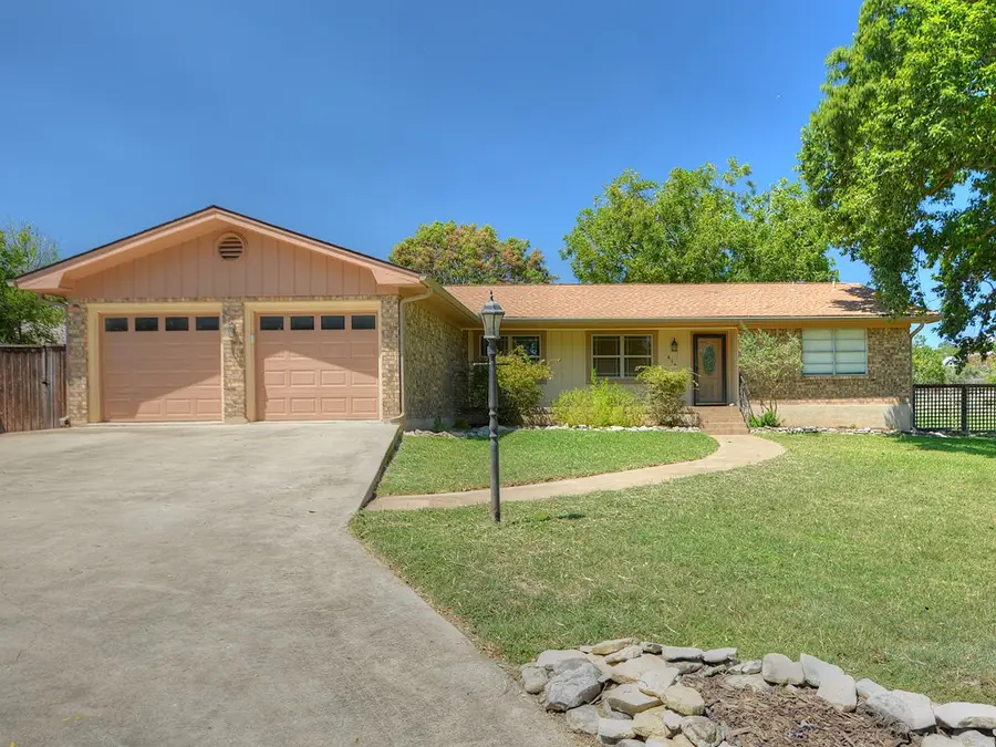 416 Valley Dr, Kerrville, TX 78028 - Image #2