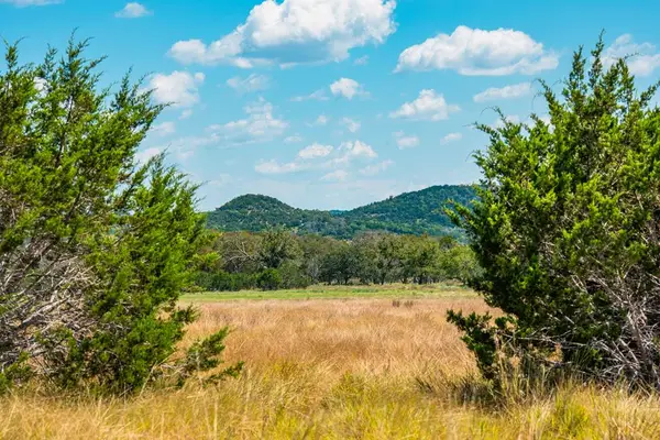 150 Tablerock Ridge Rd, Camp Verde, TX 78010