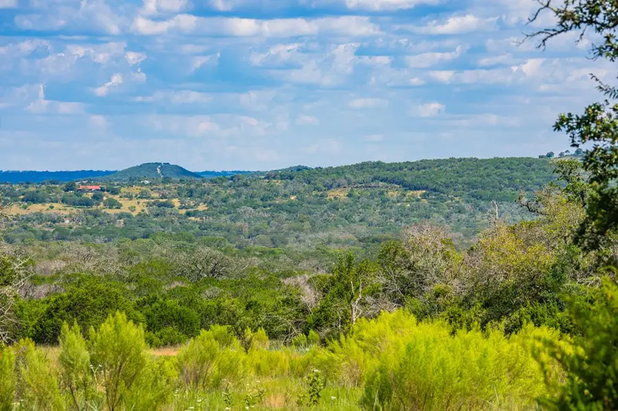 101&113 Palisades Dr, Camp Verde, TX 78010 - Image #3