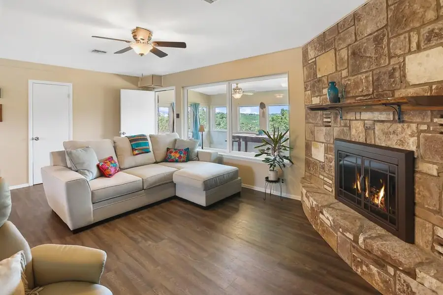 115 Village Dr, Kerrville, TX 78028 - Image #3