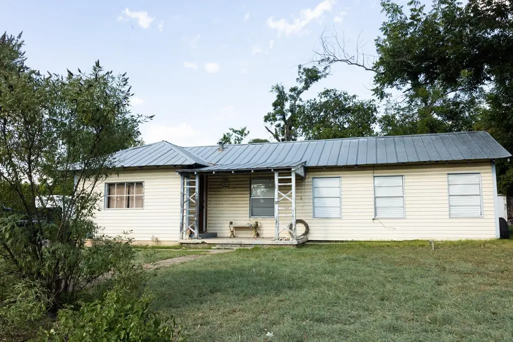 1300 4th St, Kerrville, TX 78028 - Image #1