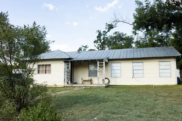 1300 4th St, Kerrville, TX 78028