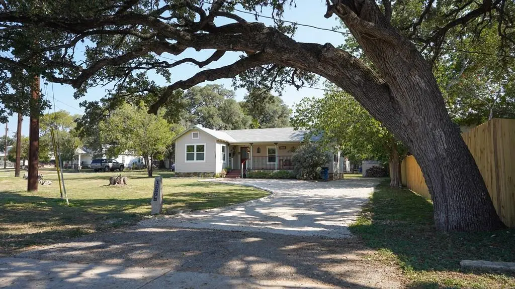 1120 Aransas St, Kerrville, TX 78028 - Image #1