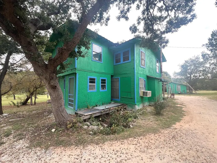 230 S Teague Rd, Kerrville, TX 78028 - Image #2
