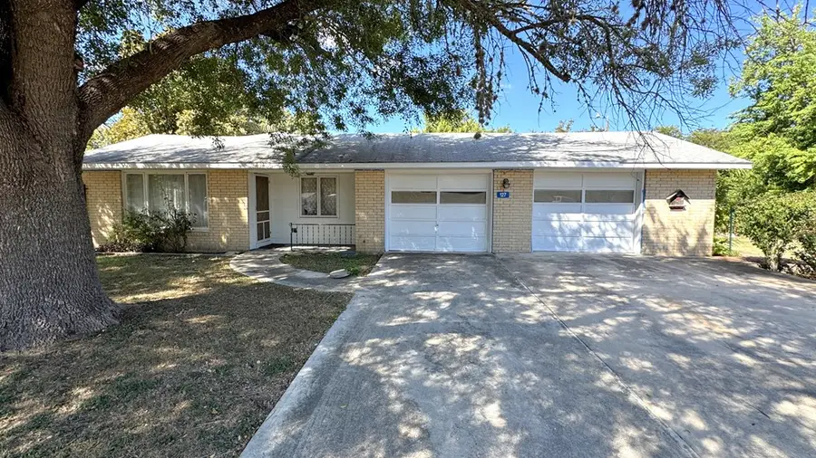 127 Laurel Way, Kerrville, TX 78028 - Image #2