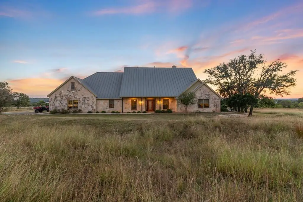 647 Funf Kinder Road, Fredericksburg, TX 78624 - Image #1
