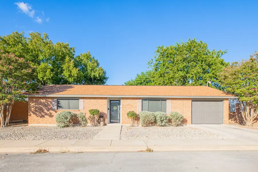 132 Village Dr, Kerrville, TX 78028 - Image #2