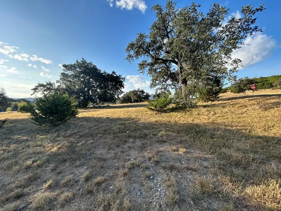 105 Lakebridge Trail West, Ingram, TX 78025 - Image #2