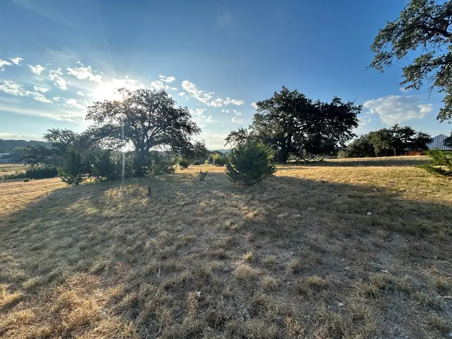 105 Lakebridge Trail West, Ingram, TX 78025 - Image #3