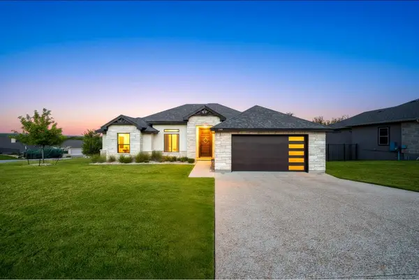 2101 Valencia Dr, Kerrville, TX 78028